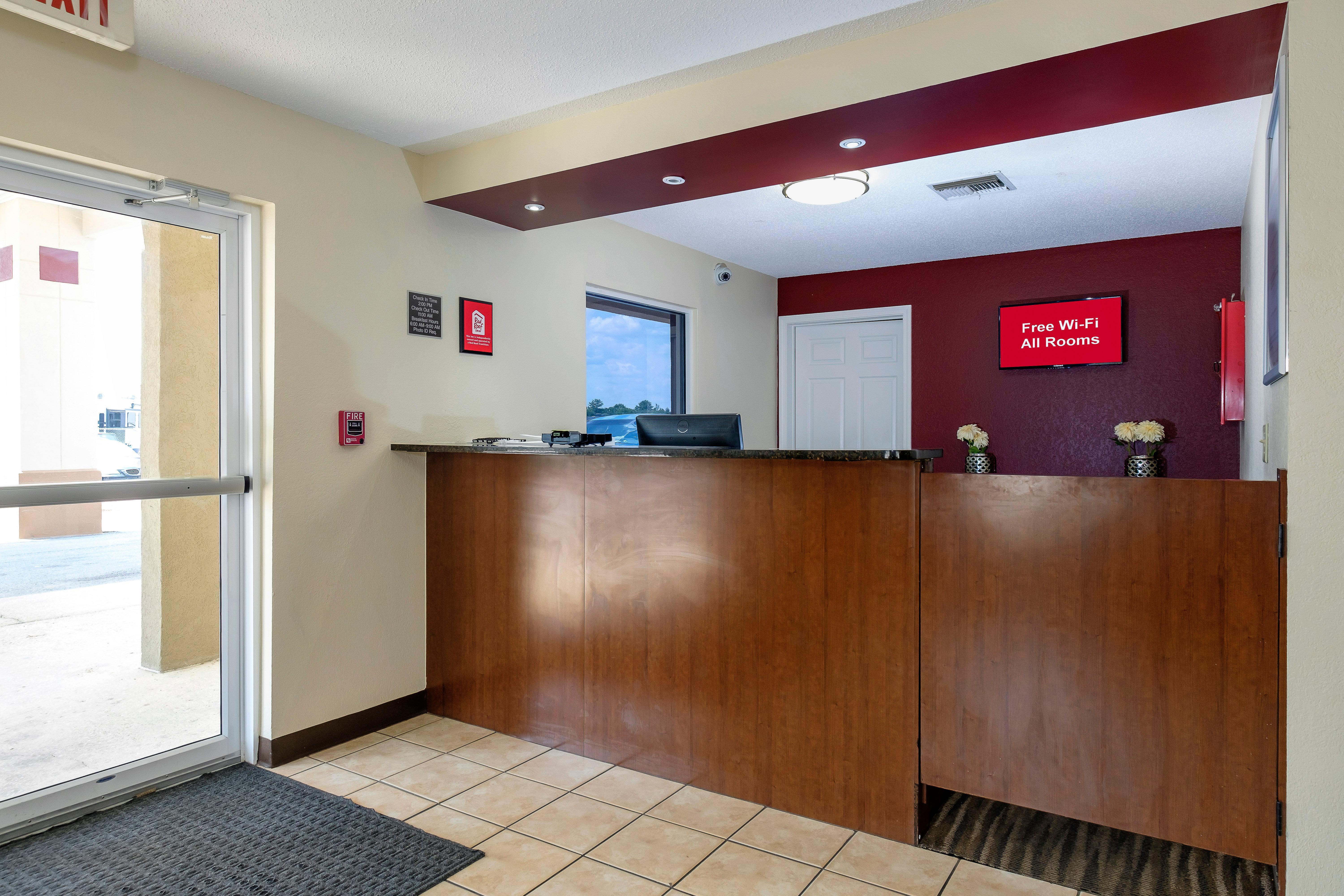 Red Roof Inn Дефьюниак-Спрингс Экстерьер фото